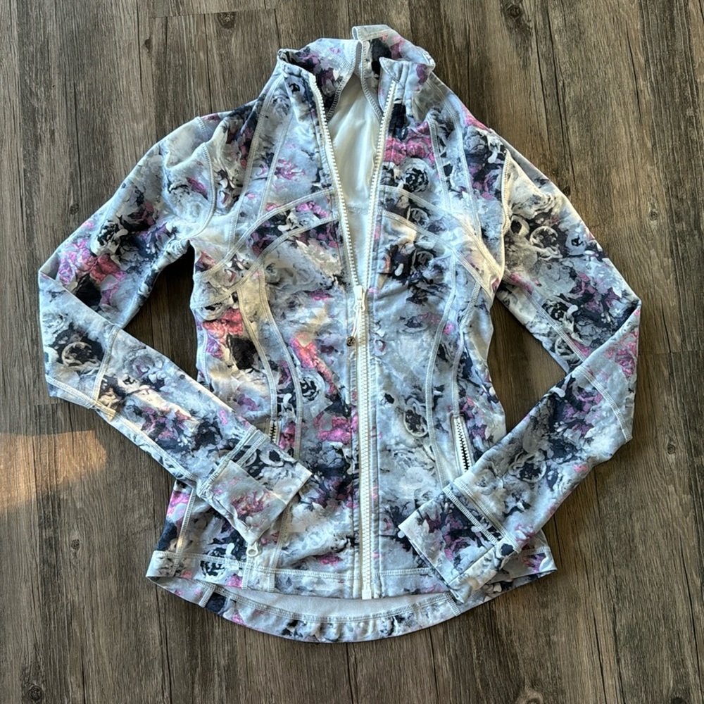Lululemon Jacket floral 🌸